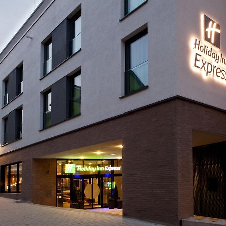 Holiday Inn Express - Goeppingen, An Ihg Hotel Bagian luar foto