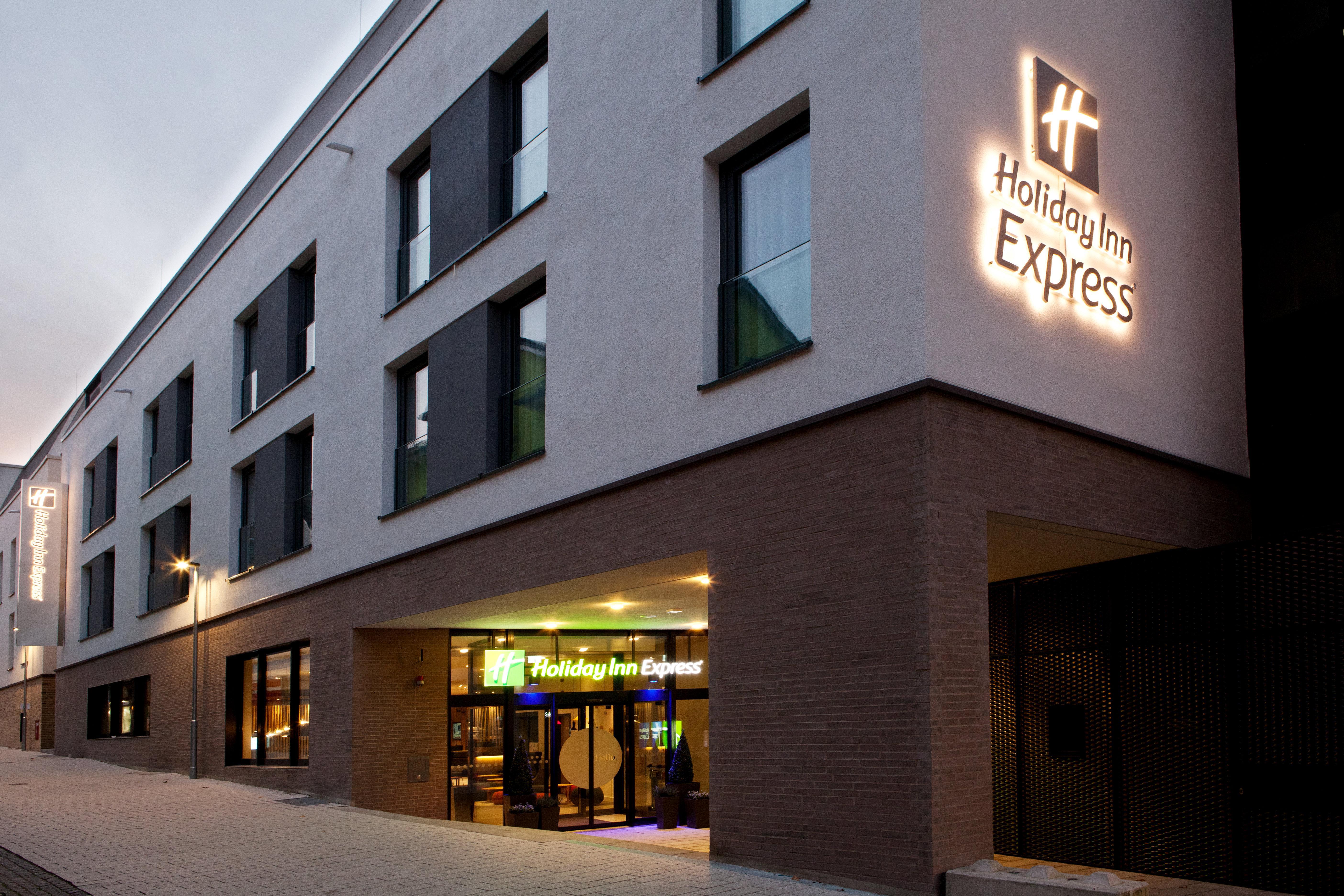 Holiday Inn Express - Goeppingen, An Ihg Hotel Bagian luar foto