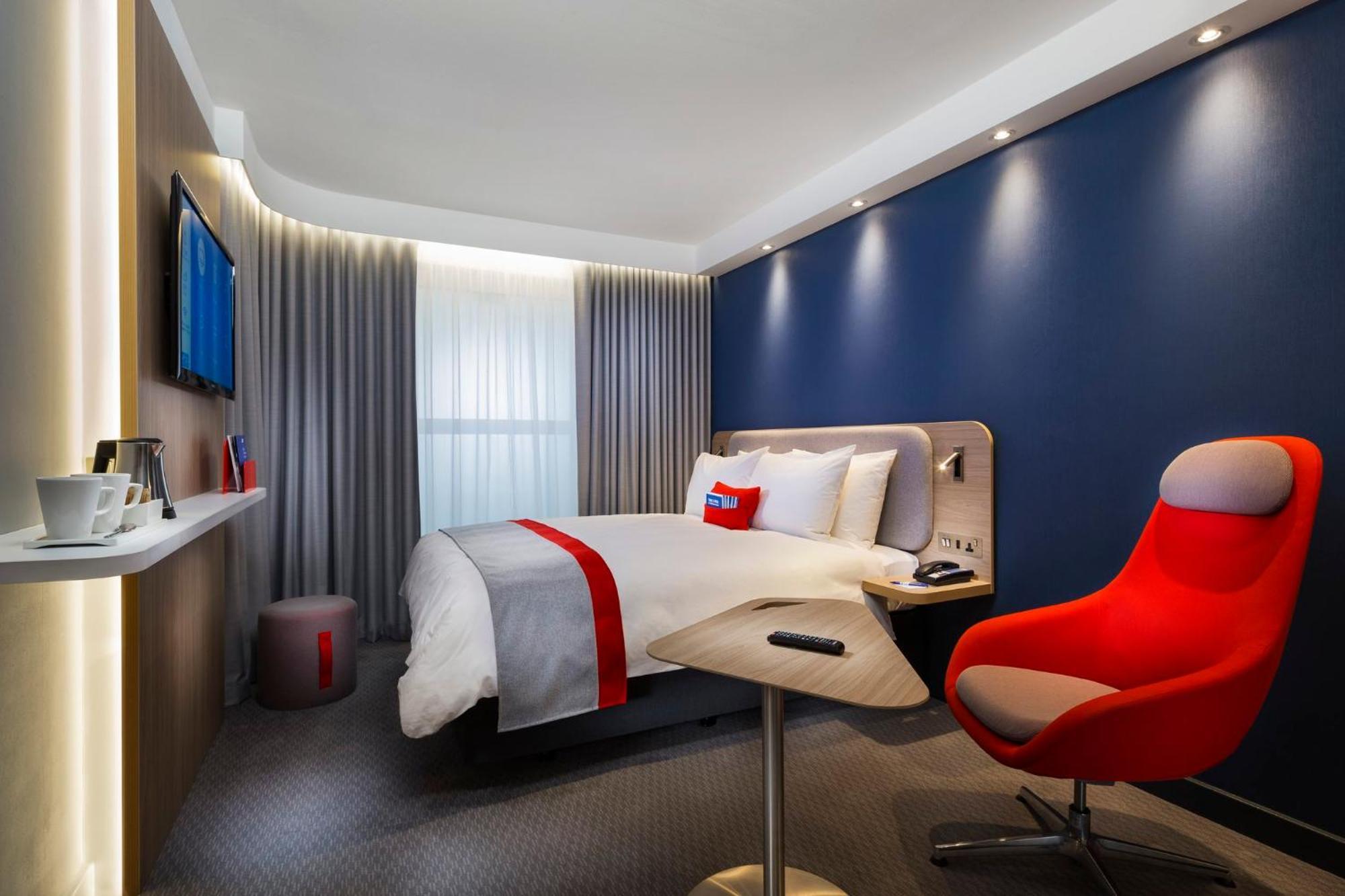 Holiday Inn Express - Goeppingen, An Ihg Hotel Bagian luar foto