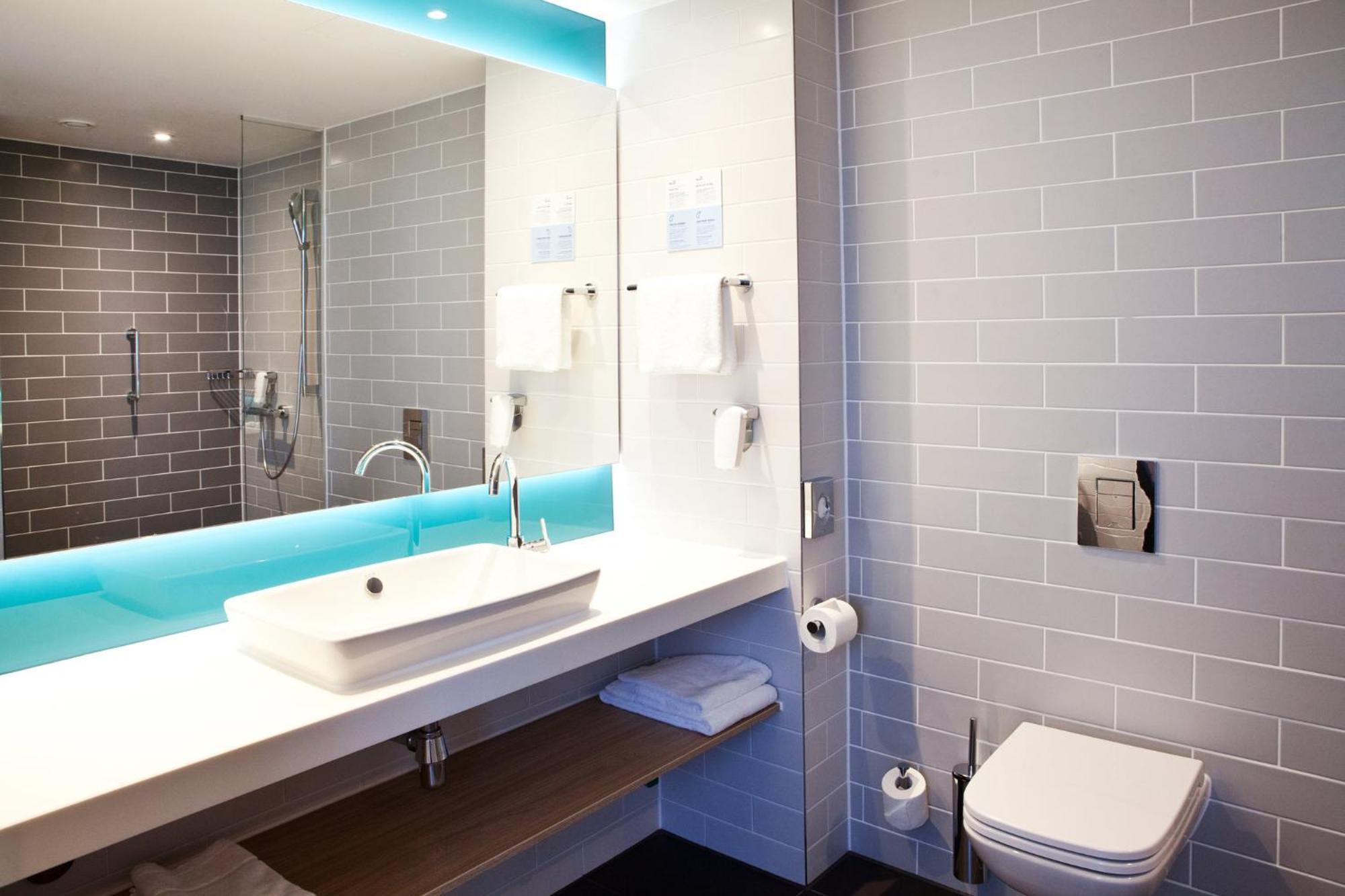 Holiday Inn Express - Goeppingen By Ihg Bagian luar foto